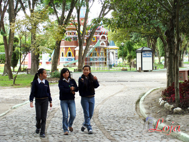 Senderos empedrados son la tónica en todo el parque