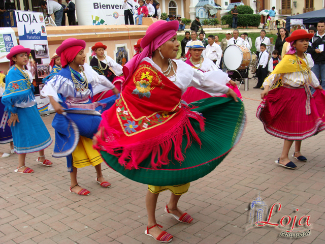 Grupos culturales parroquiales amenizan las ferias