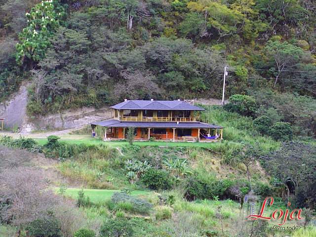 Casas de hacienda, con acabados de madera