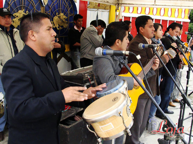 Rondalla municipal deleitó con su música